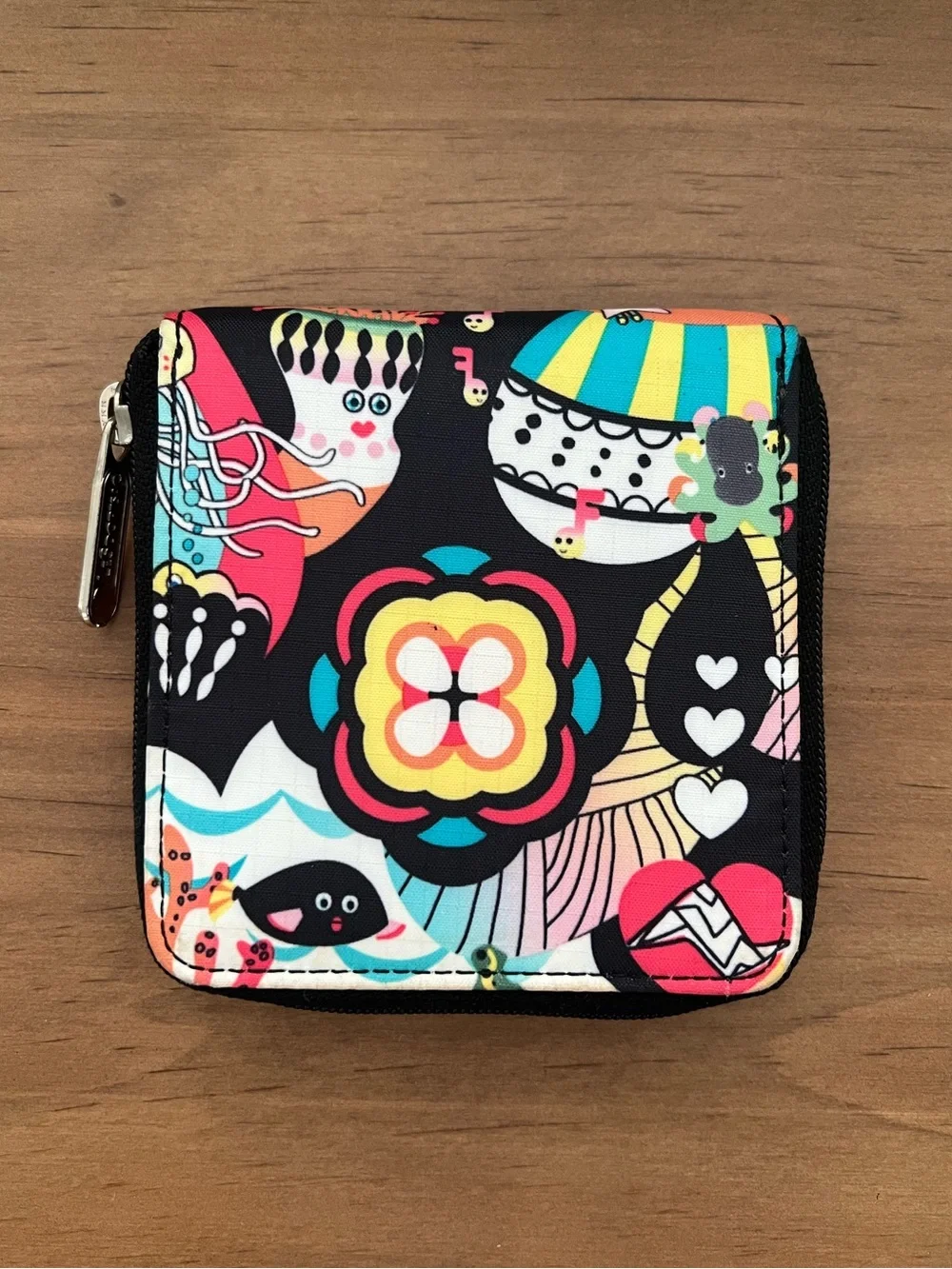 LeSportsac Full Zip Compact Wallet Colorful Jellyfish Sea Life Print EUC